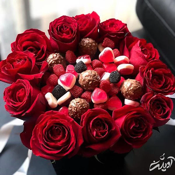 مدل دسته گل شکلاتی آموزش دسته گل شکلاتی دسته گل شکلاتی با کاغذ کشی دسته گل شکلاتی ولنتاین دسته گل شکلاتی ساده تزیین شکلات برای مهمانی تزیین شکلات در سینی lng nsji 'g a;ghjd